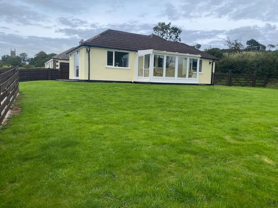 Bungalow In Pillaton Saltash Eksteriør bilde