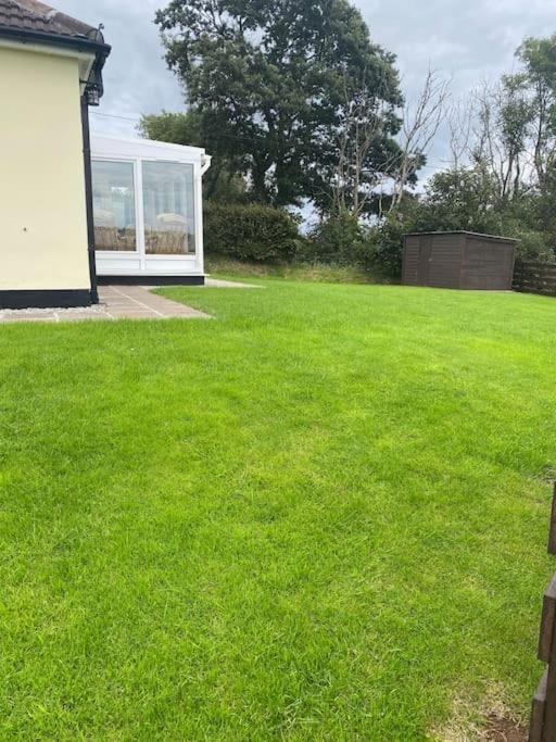 Bungalow In Pillaton Saltash Eksteriør bilde